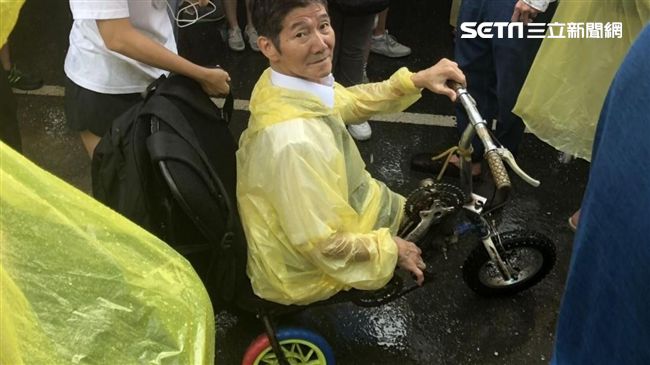 反紅媒小兒麻痺阿公　竟是大發明家