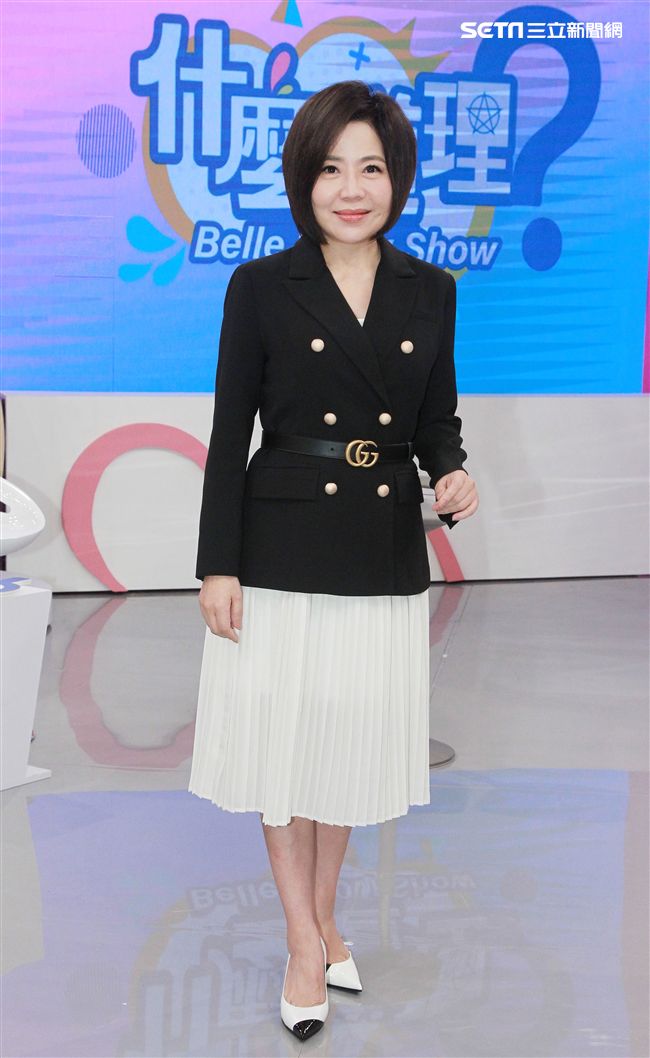 于美人進棚主持東風新節目「什麼道理」，說到浩子「陪阿翔道歉」後照上工，于美人揭這點惹心疼。（記者邱榮吉/攝影）