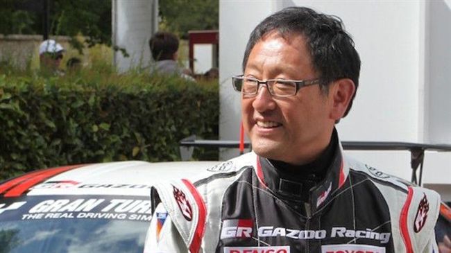 豐田社長又技癢　化身車手下場尬車