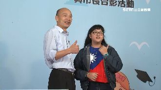 穿國旗裝領獎　學生：媽媽韓粉要我穿