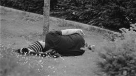 睡覺
https://www.flickr.com/photos/pigpilot/6064456963/in/photolist-aeTVLP-7HVsTD-2fDMm77-bunyvk-nK8uHJ-oTgS3E-51HwXn-cHd1KE-9pdtdh-6oRBS5-9mqPTh-4HiEPe-9mnK9X-4Tpa5i-4FsYPa-9papVH-a47cdU-9rX3FW-4HzUxJ-