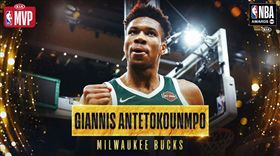 NBA／贏年度MVP！字母哥落淚
NBA,密爾瓦基公鹿,Giannis Antetokounmpo,年度MVP
翻攝自推特