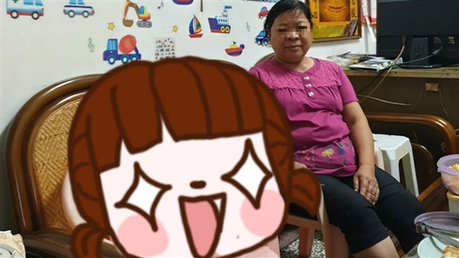 沙發椅墊不見！媽媽開掛穩坐…笑翻網