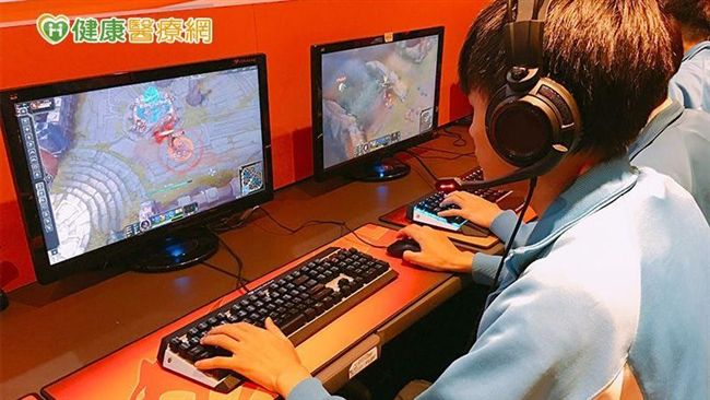 選手打電動腰痠背痛　醫師教舒緩肌肉