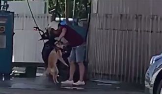 高壓水槍洗毛小孩　網友怒罵：沒人性