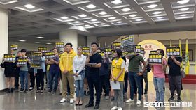 誠實蜜蜂仍欠779萬貨款，店家自救會出面再控訴。（圖／記者馮珮汶攝）