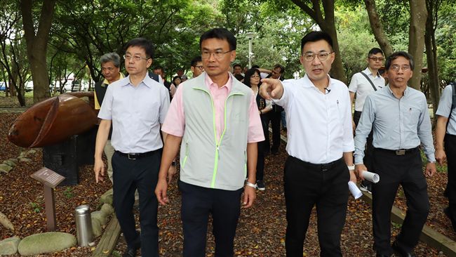 活化東勢林業　江啟臣邀陳吉仲會勘