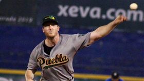 中信兄弟新洋投赫猛28日抵台。（圖／中信兄弟提供）