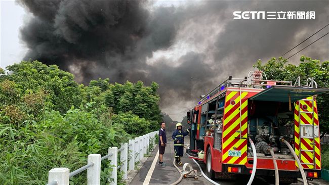 台中泡綿工廠大火　90坪燒光變廢墟