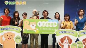 台灣拜耳長期關注動物福利，今年開發AR創新數位教材，幫助民眾正確替狗狗按摩。