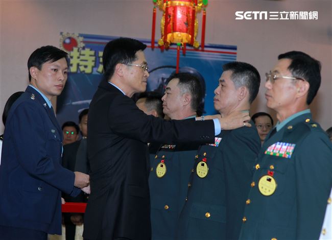 國防部長嚴德發布達108年下半年陸海空軍將官晉任暨授階。（記者邱榮吉/攝影）