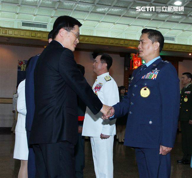 國防部長嚴德發布達108年下半年陸海空軍將官晉任暨授階。（記者邱榮吉/攝影）