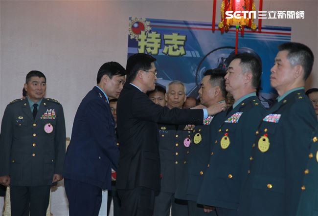 國防部長嚴德發布達108年下半年陸海空軍將官晉任暨授階。（記者邱榮吉/攝影）