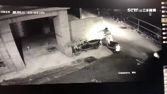 酒駕男過彎飛車躲警　摔車後撞牆遭逮