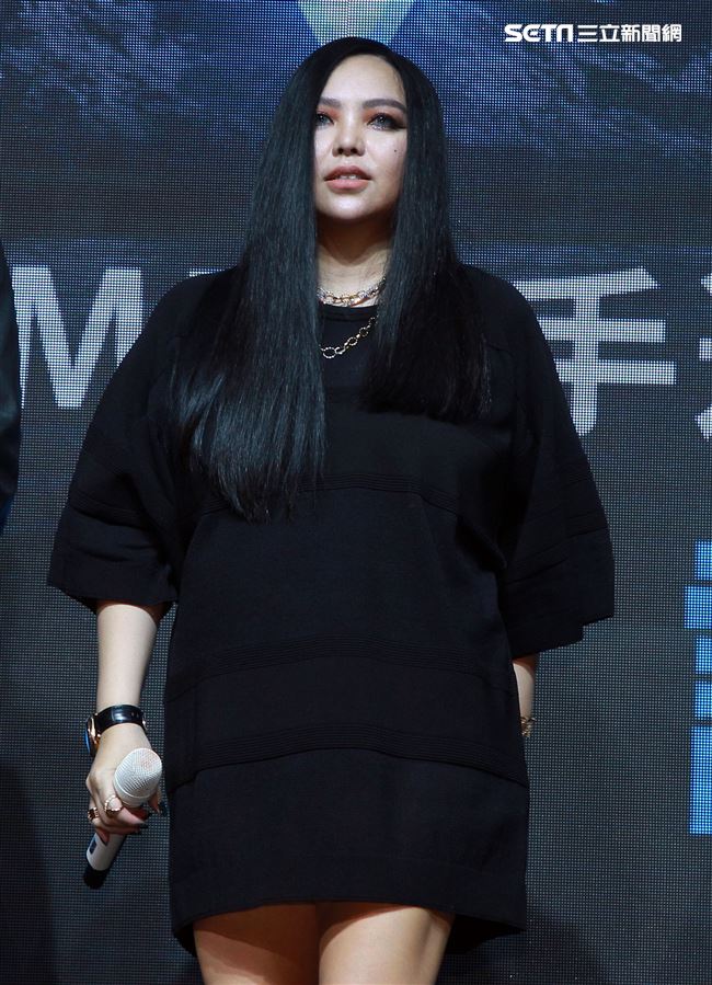 張惠妹神回安那女女戀「很自然」。（記者邱榮吉/攝影）