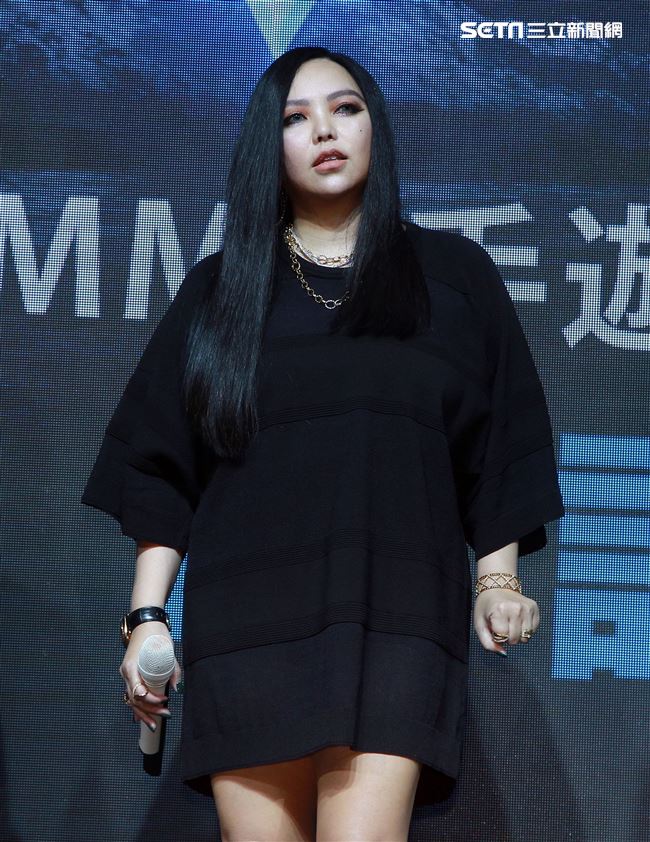 張惠妹神回安那女女戀「很自然」。（記者邱榮吉/攝影）