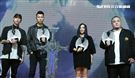 張惠妹與頑童首度獻唱電玩遊戲主題曲。（記者邱榮吉/攝影）