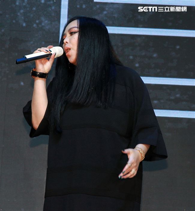 張惠妹神回安那女女戀「很自然」。（記者邱榮吉/攝影）