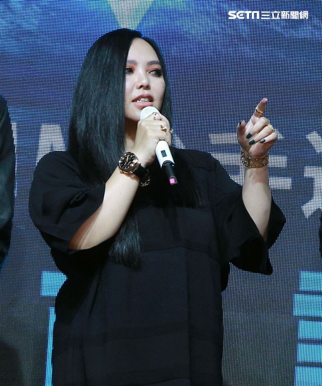 張惠妹神回安那女女戀「很自然」。（記者邱榮吉/攝影）