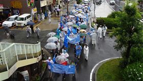 G20大阪峰會在即　維族遊行示威嗆習近平20國集團（G20）高峰會28日起在大阪舉行，旅日維吾爾人27日在大阪發起示威遊行，呼籲G20勿漠視維吾爾人遭屠殺問題。28日維吾爾族海外領袖熱比婭將在大阪開記者會。中央社記者楊明珠大阪攝　108年6月28日