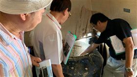 兩度會勘南鐵工程沿線古井　仍不列冊追蹤交通部鐵道局中部工程處5月初首度強制拆除台南鐵路地下化工程東區沿線一棟位於工程施工要道、列優先拆除對象的鐵皮屋，卻因鐵皮屋下一口古井而暫緩，文資處兩度會勘水井構造和保存狀況，皆決定不列冊追蹤。（台南市文化資產管理處提供）中央社記者張榮祥台南傳真　108年6月27日