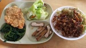 自助餐雞排＋3菜要多少錢？驚呆網友