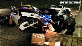 新北市，永和，撿手機，警車，遭撞