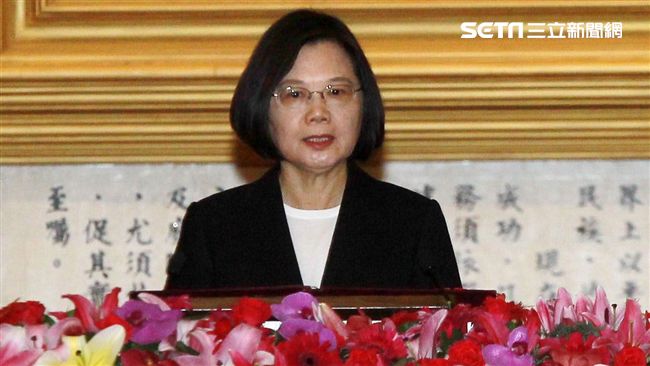 赴三軍六校畢典　小英：我是國軍靠山