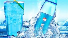 大陸廠商推出藍叫可樂。(圖/翻攝自慕丝妮蓝叫碳酸饮料臉書)