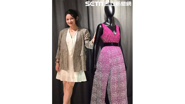 台語準歌后玩創意！閃閃星光裝走紅毯