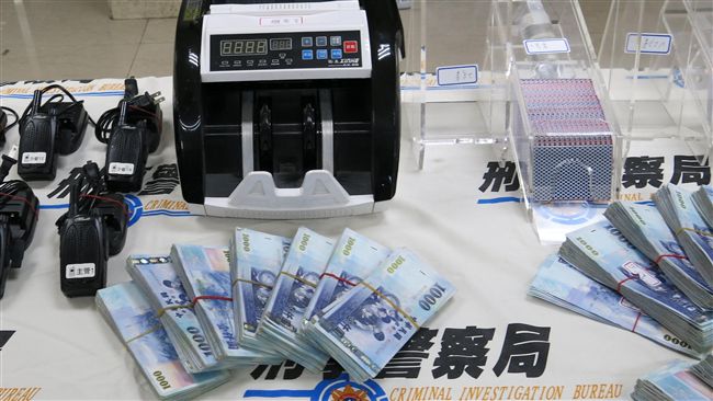 號稱「桌遊」咖啡廳　內藏百家樂嗨賭