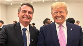 川普和波索納洛G20相見歡。（圖／翻攝自Jair Messias Bolsonaro臉書）