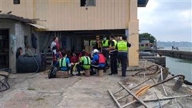 新北市，淡水，淡水河，獨木舟，戲水，翻覆