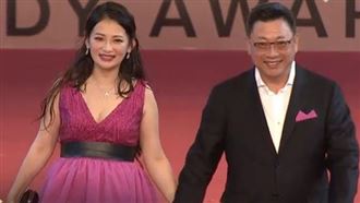 張涵雅勾老公上紅毯…低胸禮服辣翻天