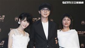 謝震廷與家人目前步入紅毯。（圖／記者邱榮吉、林士傑攝影）