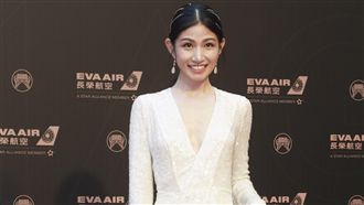 化身維納斯！李千那上下全開辣炸雪乳