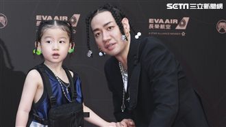 陳星翰偕優助亮相！手握這根超吸睛