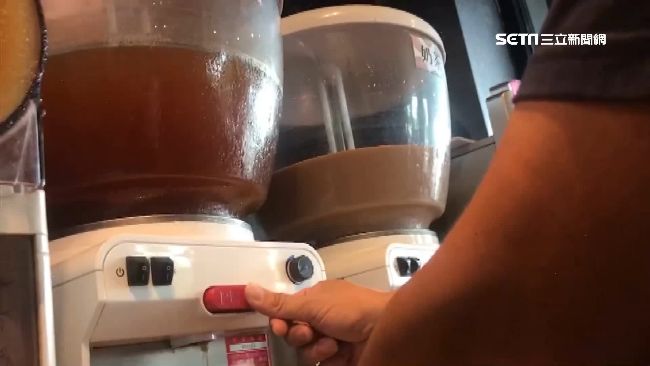 強調肉超多火鍋分店　被爆綠茶粉過期