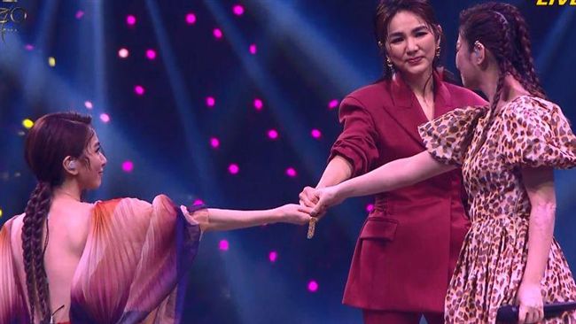 Selina走音淚崩！她心疼曝真相