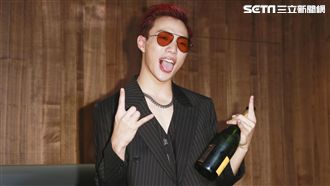 ØZI得獎慶功餓壞！媽送超驚人大禮