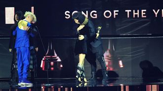 與阿信世紀一抱成亮點！蔡依林證實了