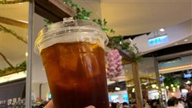 就口杯,塑膠吸管,禁塑。（圖／記者馮珮汶攝）