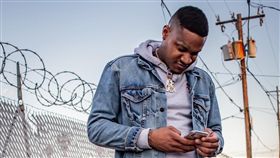 饒舌歌手Slim 400在美國康普頓市遭槍殺。（圖／翻攝自IG）