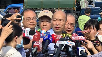 高雄馬路又現坑　網酸：應該找塞子堵