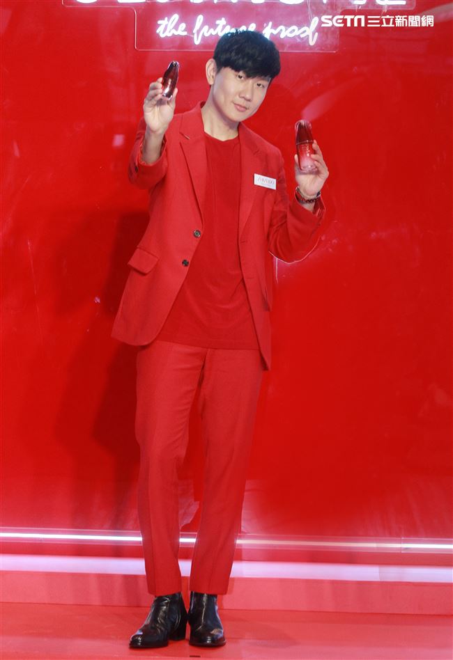 JJ林俊傑分享年輕正能量心態外，對於肌膚的保濕不馬虎。（記者邱榮吉/攝影）