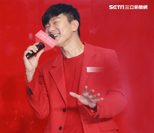 JJ林俊傑分享年輕正能量心態外，對於肌膚的保濕不馬虎。（記者邱榮吉/攝影）