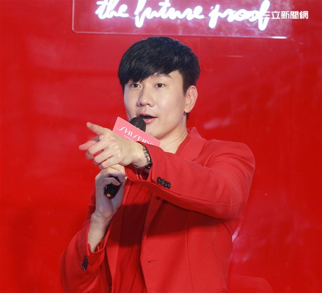 JJ林俊傑分享年輕正能量心態外，對於肌膚的保濕不馬虎。（記者邱榮吉/攝影）