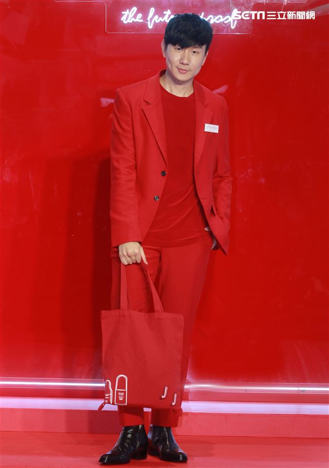 JJ林俊傑分享年輕正能量心態外，對於肌膚的保濕不馬虎。（記者邱榮吉/攝影）