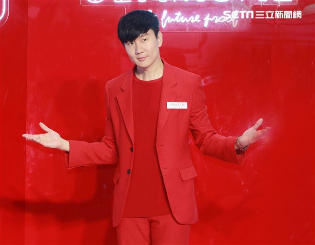 JJ林俊傑分享年輕正能量心態外，對於肌膚的保濕不馬虎。（記者邱榮吉/攝影）