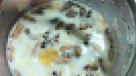 穀片,豆漿,毛毛蟲,爆怨公社　圖／翻攝臉書